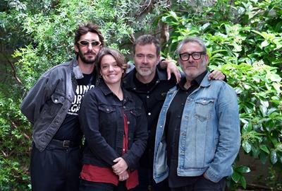 El creador de 'Ravalejar', Pol Rodríguez, i els actors Enric Auquer, Maria Rodríguez i Sergi López . ACN